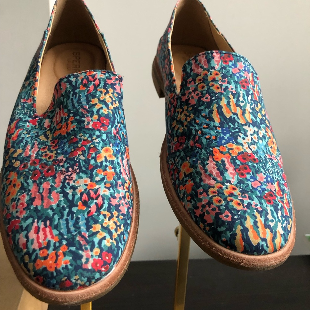 Sherry Seaport Levy Floral Shoes Sz 7